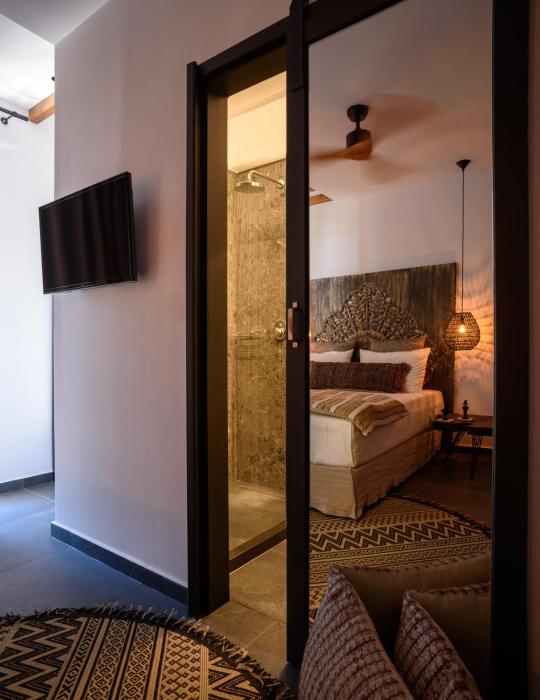 vrachos suites mykonos