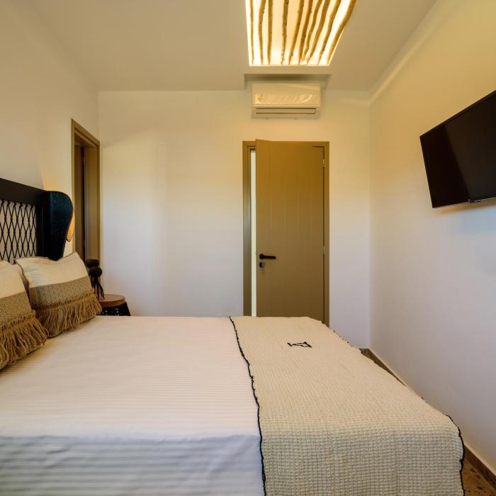 vrachos suites mykonos