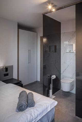 home and work apartments