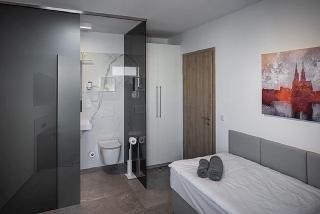 home and work apartments