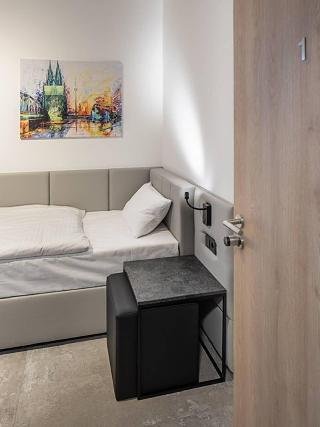 home and work apartments