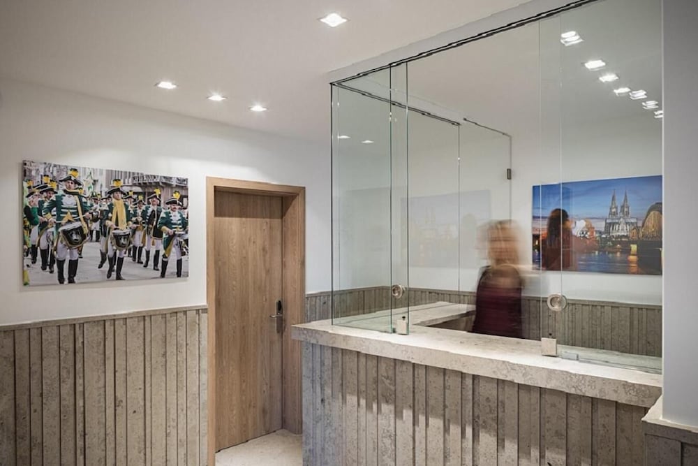 home and work apartments