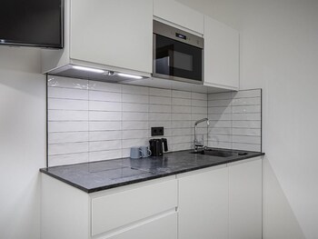 home and work apartments