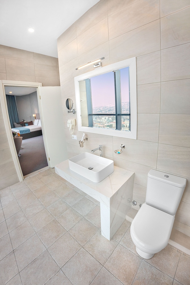 meta business hotel