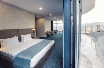meta business hotel