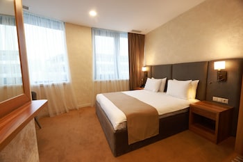 meta business hotel