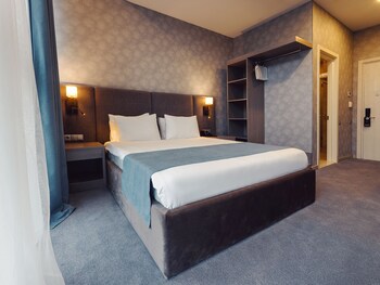 meta business hotel