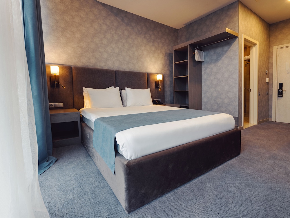 meta business hotel