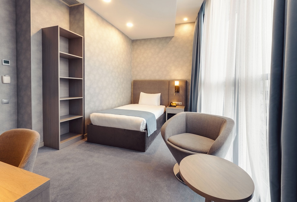 meta business hotel