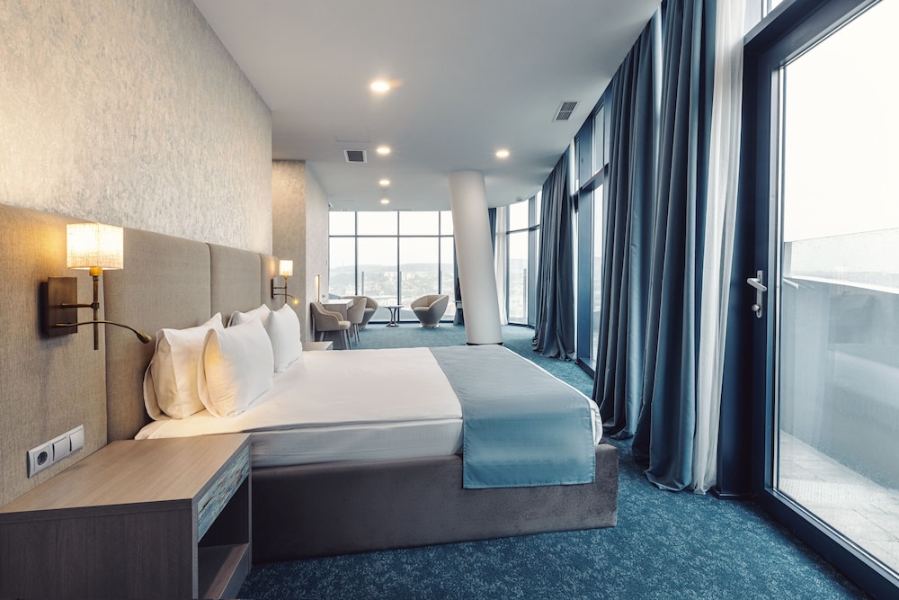 meta business hotel