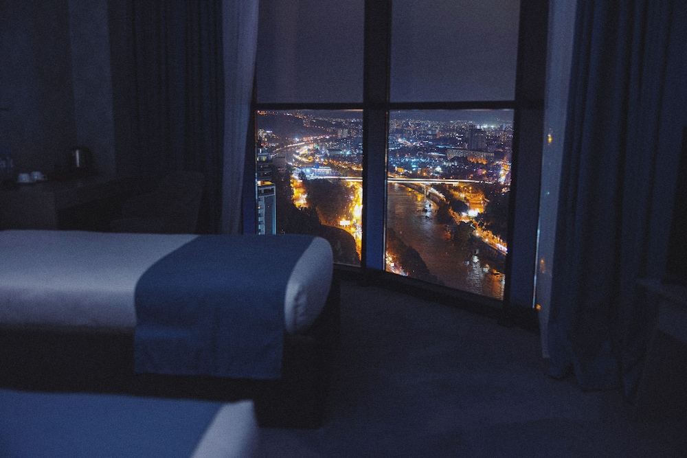 meta business hotel