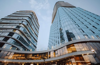 meta business hotel