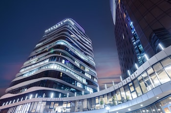 meta business hotel