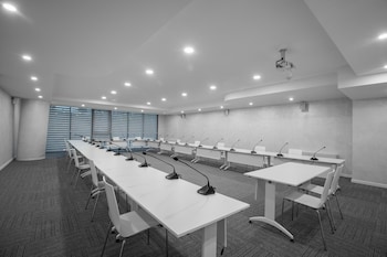 meta business hotel