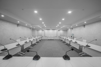 meta business hotel