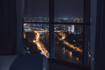 meta business hotel