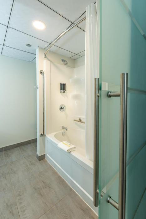 quality inn sunshine suites