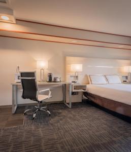 quality inn sunshine suites