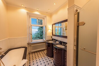 robenstein hotel and spa villa