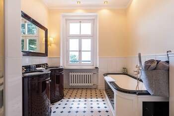 robenstein hotel and spa villa