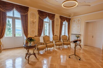 robenstein hotel and spa villa