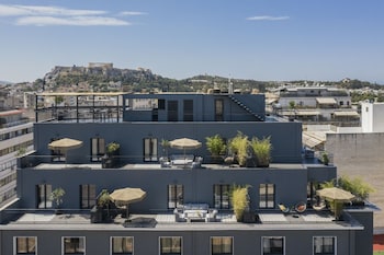 play theatrou athens