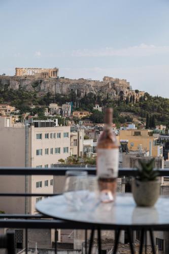 play theatrou athens