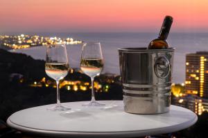 rhodes skyline suites