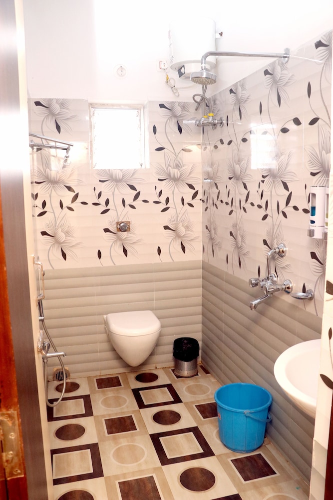 four square holidayz digha