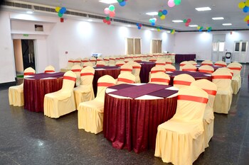 four square holidayz digha