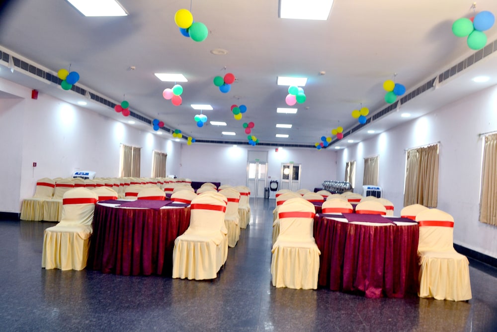 four square holidayz digha