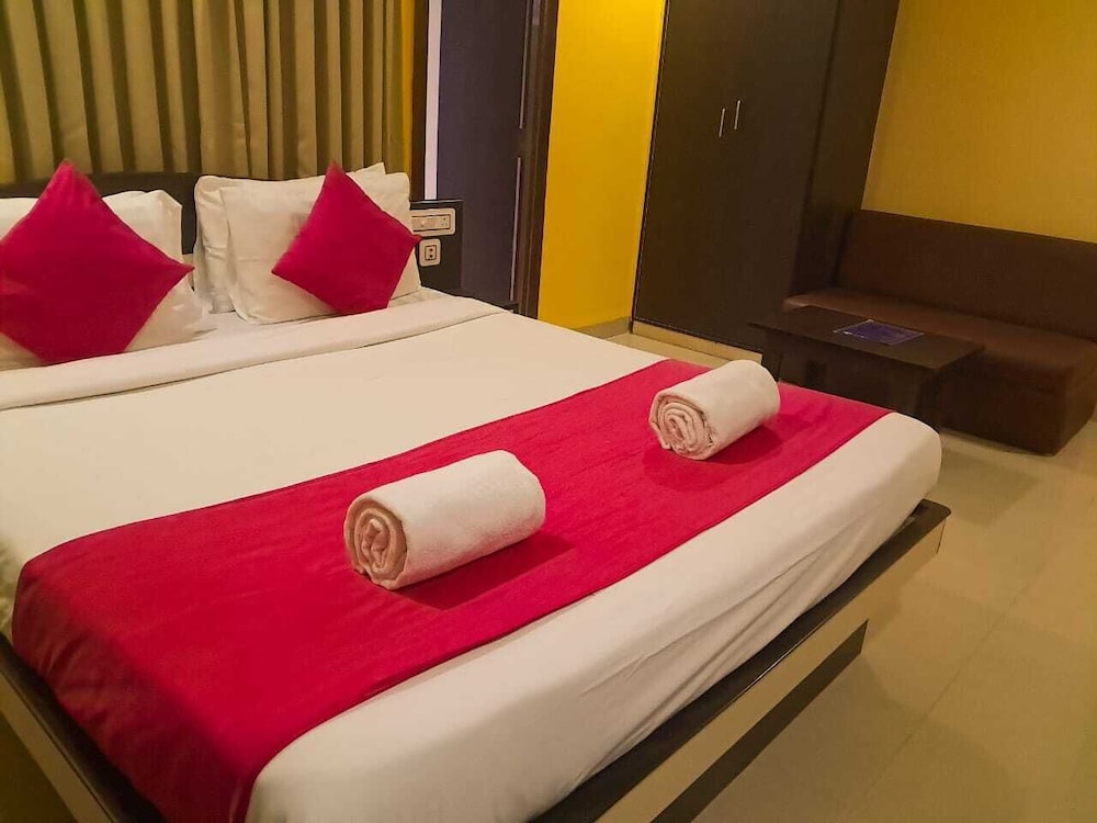 four square holidayz digha