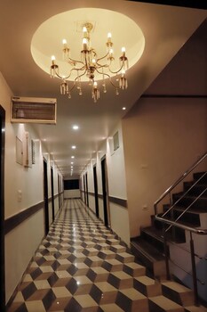 The Grand Jabalpur,13724, Lal Haveli, Patan Road,2.5 star