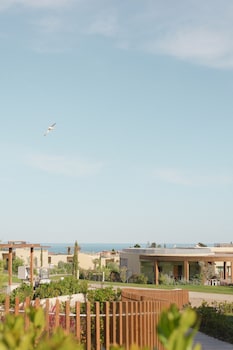 white shell beach villas