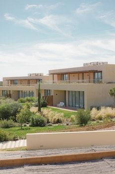 white shell beach villas