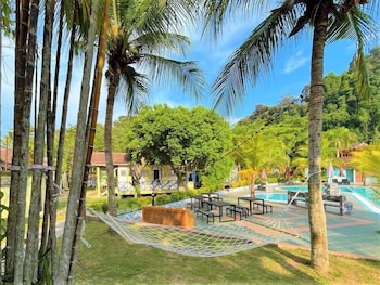 Pangkor Holiday Resort,,3 star