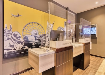 Premier Inn Glasgow Cc St Enoch Square,,3 star