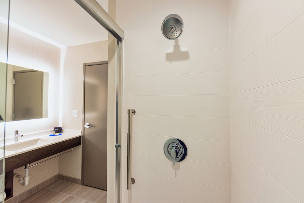 holiday inn express and suites harrisonburg