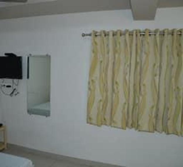 hotel golden palanpur