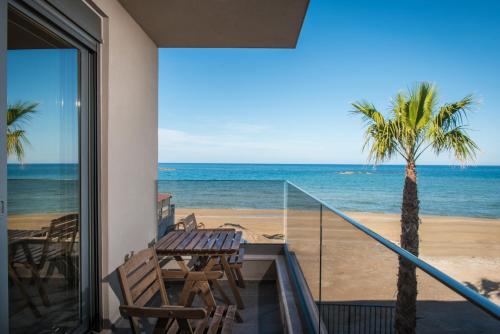 riviera beach hotel