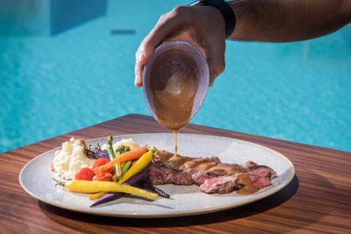 riviera beach hotel