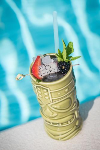 riviera beach hotel