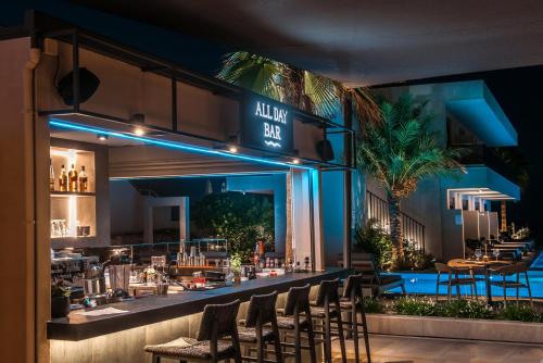 riviera beach hotel