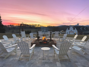 The Horse Shoe Farm,,3.5 star