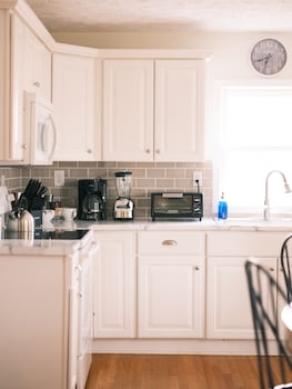 The Horse Shoe Farm,,3.5 star