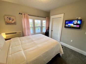 twin lakes creamery grill and inn