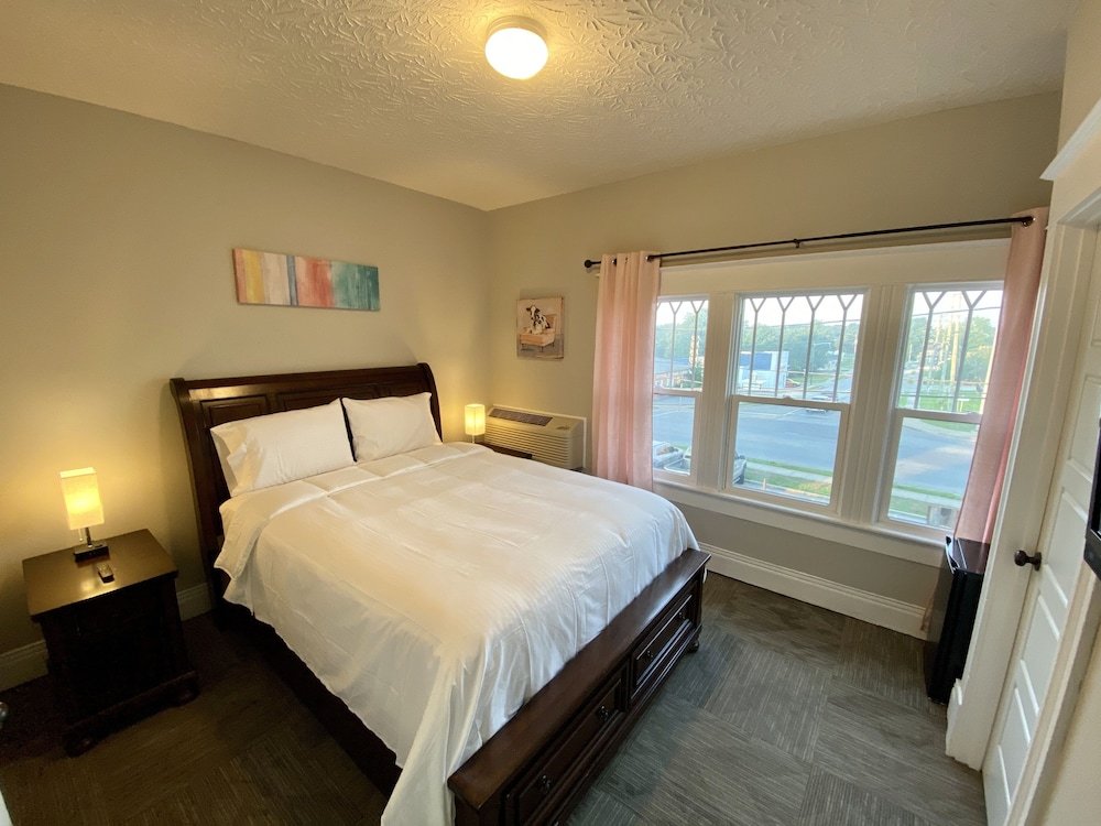 twin lakes creamery grill and inn