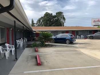 The Scoot Inn,,2.5 star