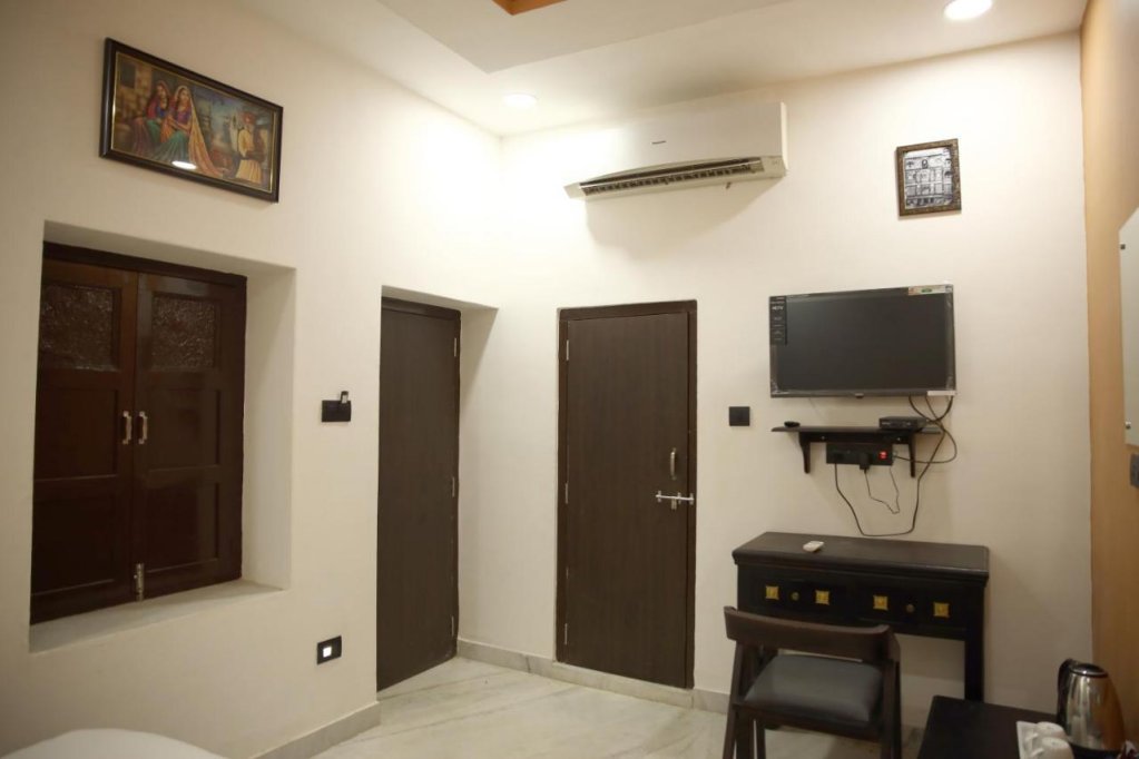 Bhanwar Haveli Jaisalmer,India>>Jaisalmer,4 star