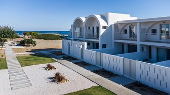 alero seaside skyros resort